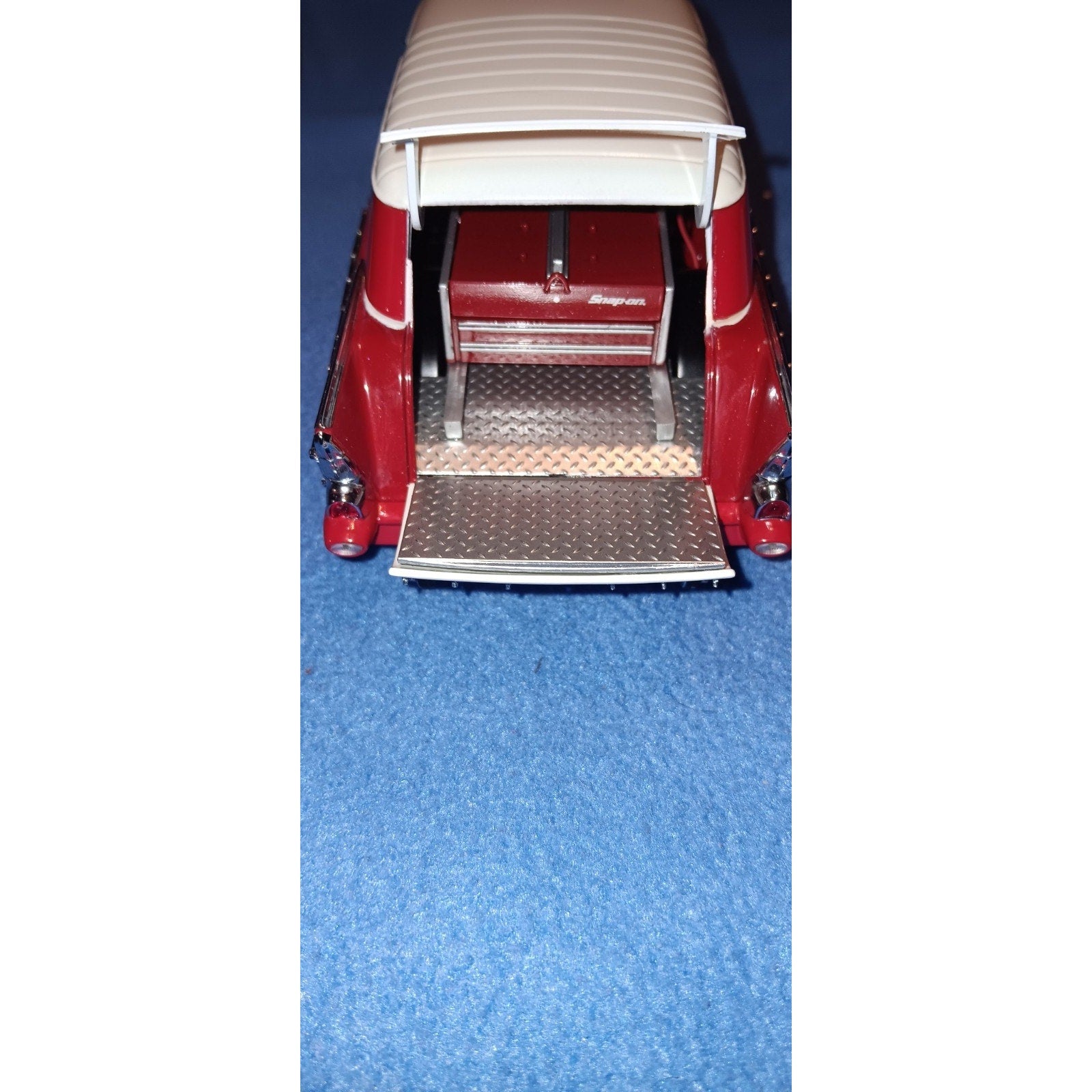 Snap On 1957 Chevy Nomad "Glomad" 1:24 Diecast 2008 Lights Up Glows