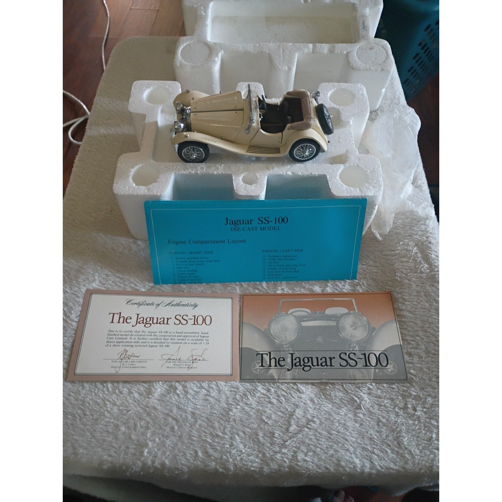1/24 SCALE 1938 JAGUAR SS100 ROADSTER VINTAGE CREAM FRANKLIN MINT DIECAST NM