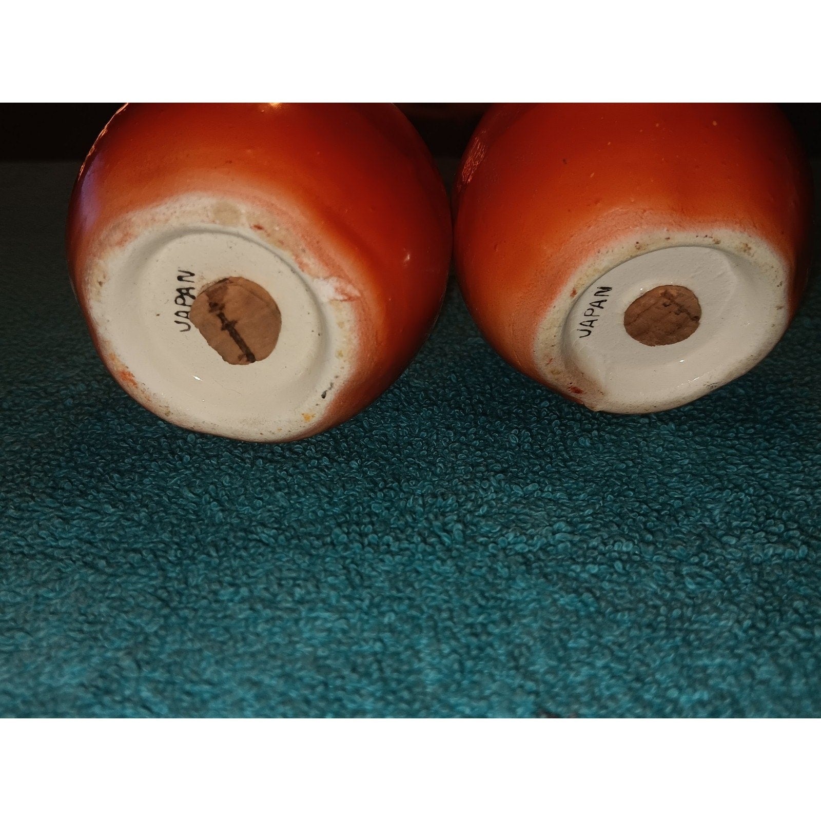 Vintage apple salt and pepper shakers/cork stoppers/made in Japan