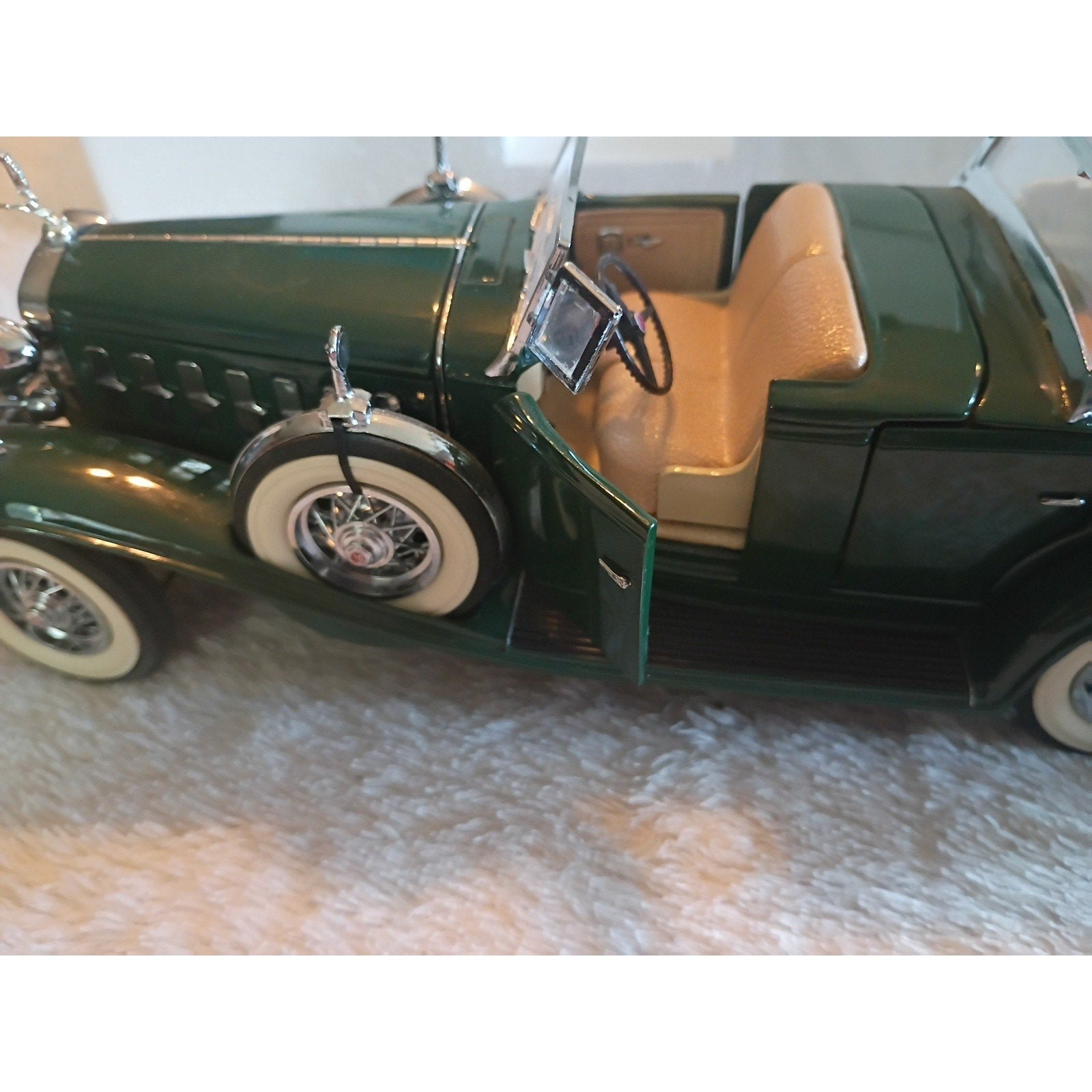 Vintage Danbury Mint 1932 Cadillac V-16 Sport Phaeton Green Die Cast Car/Papers