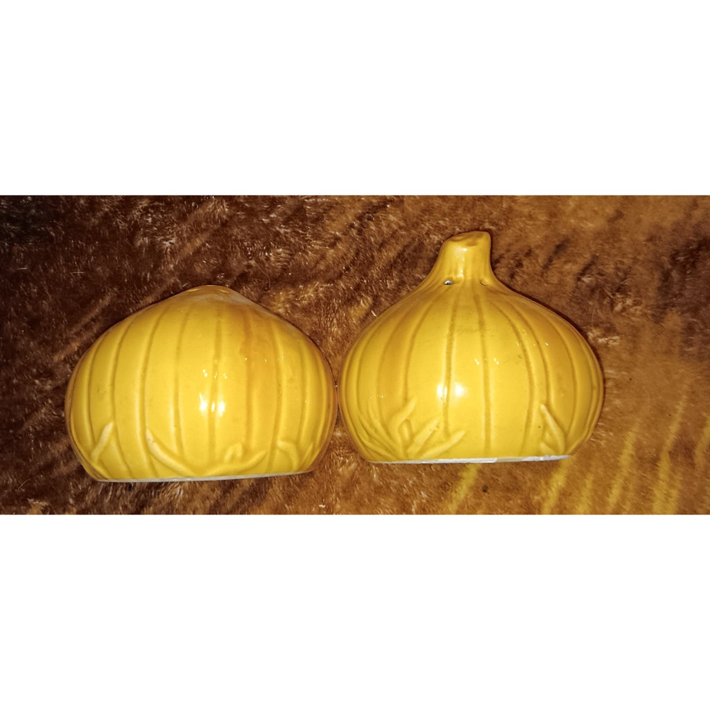 Onion Salt and Pepper Shakers Vintage