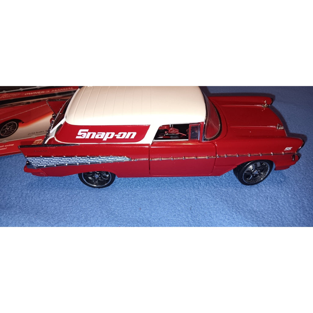 Snap On 1957 Chevy Nomad "Glomad" 1:24 Diecast 2008 Lights Up Glows