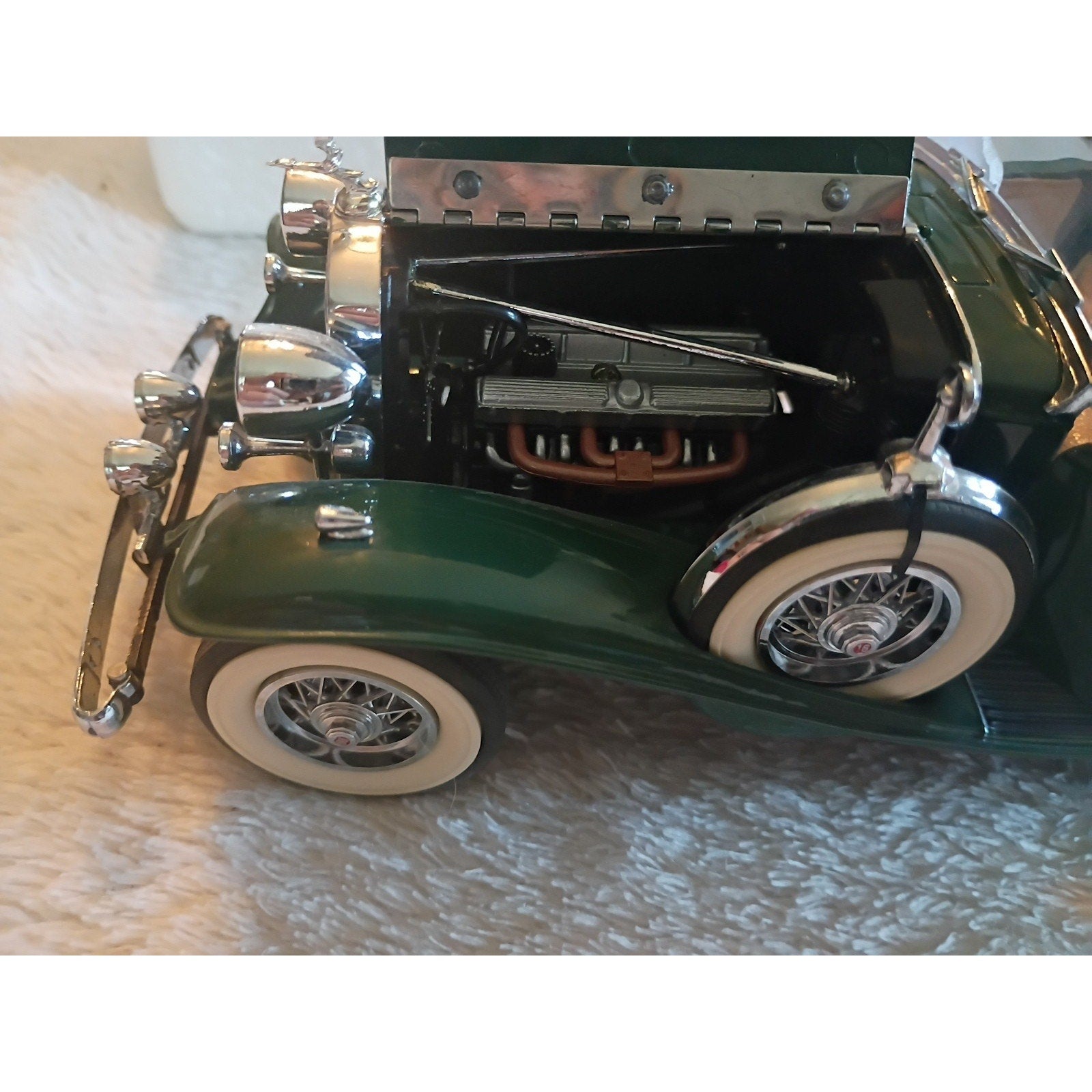 Vintage Danbury Mint 1932 Cadillac V-16 Sport Phaeton Green Die Cast Car/Papers