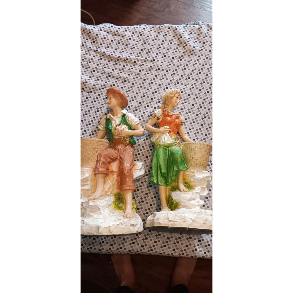 Universal Statuary Corp Peasant Figures #821 & #823 Manufactured in Chicago 1975
