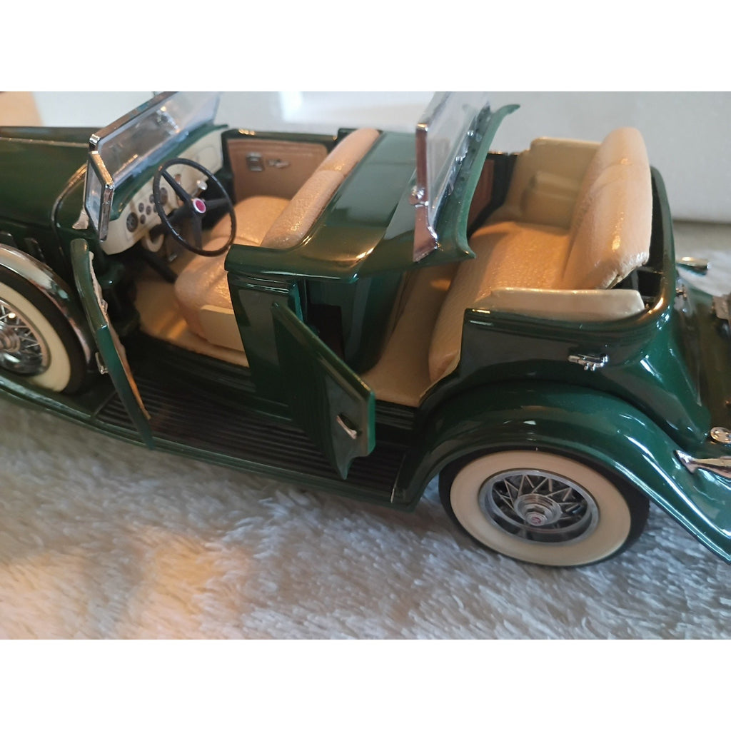 Vintage Danbury Mint 1932 Cadillac V-16 Sport Phaeton Green Die Cast Car/Papers