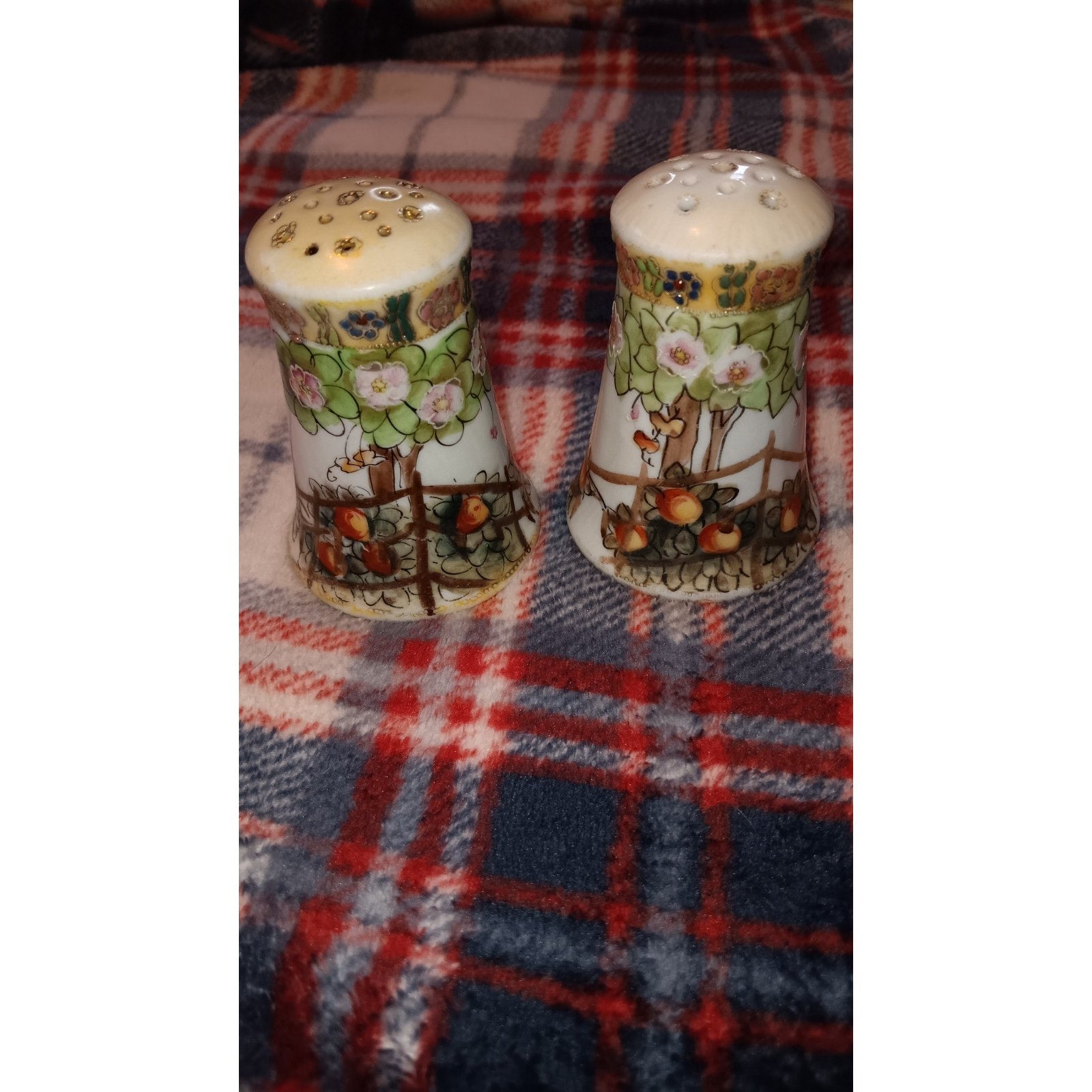 VTG. HAND PAINTED GOLD DECOR NIPPON SALT & PEPPERS - JAPAN Moriage Floral