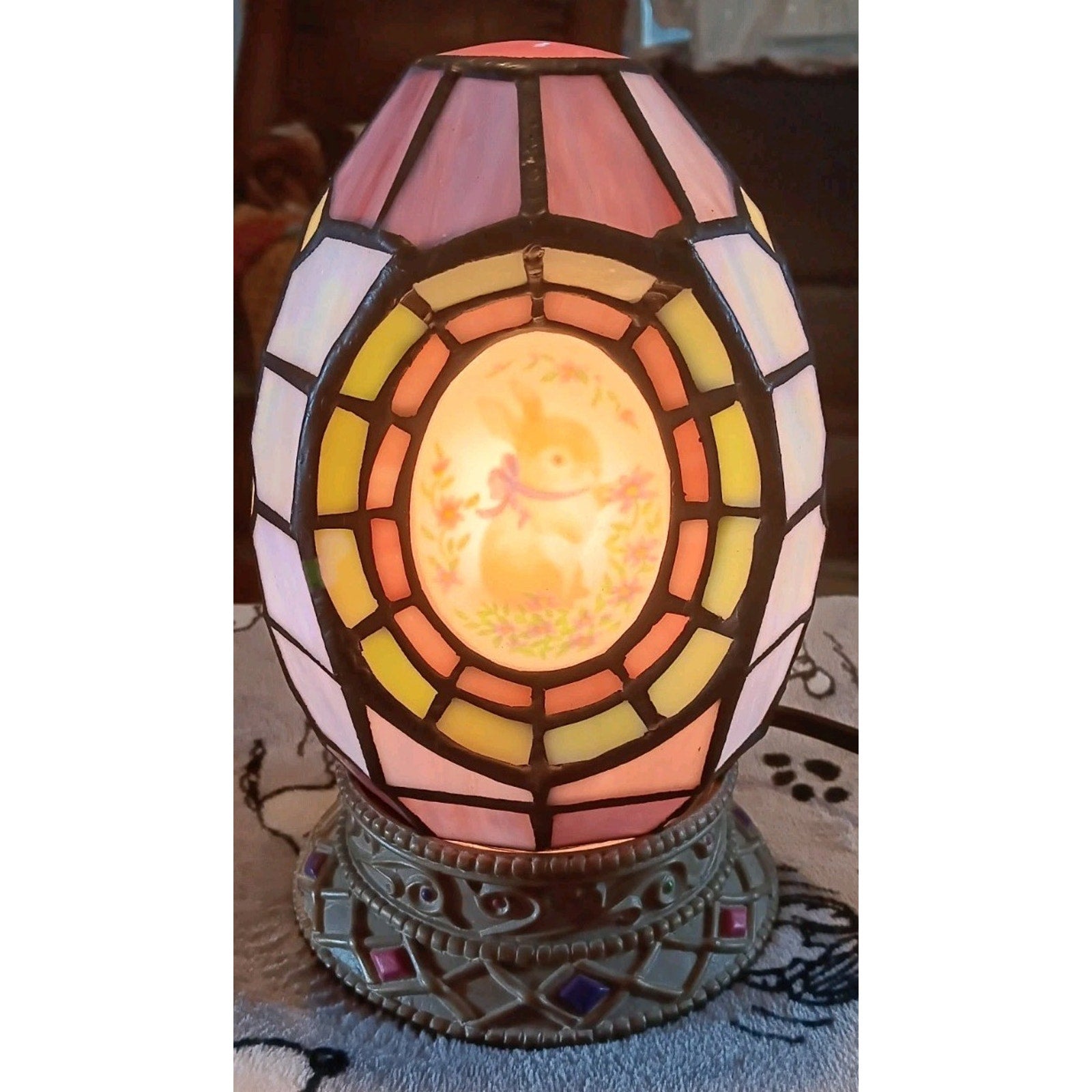 Vintage Cheyenne Slag Stained Glass Easter Bunny Rabbit Egg Table Lamp