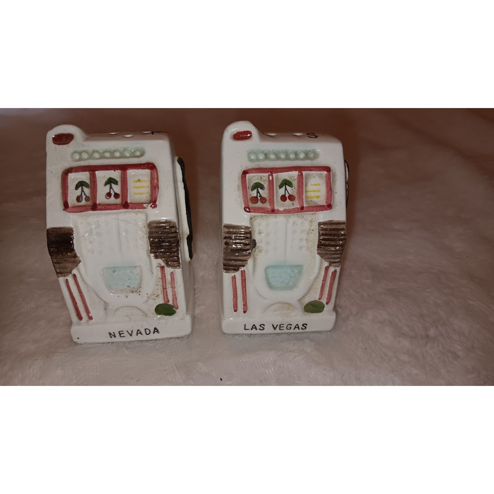 Vintage Ceramic Las Vegas Slot Machine Salt & Pepper Shakers made in Japan