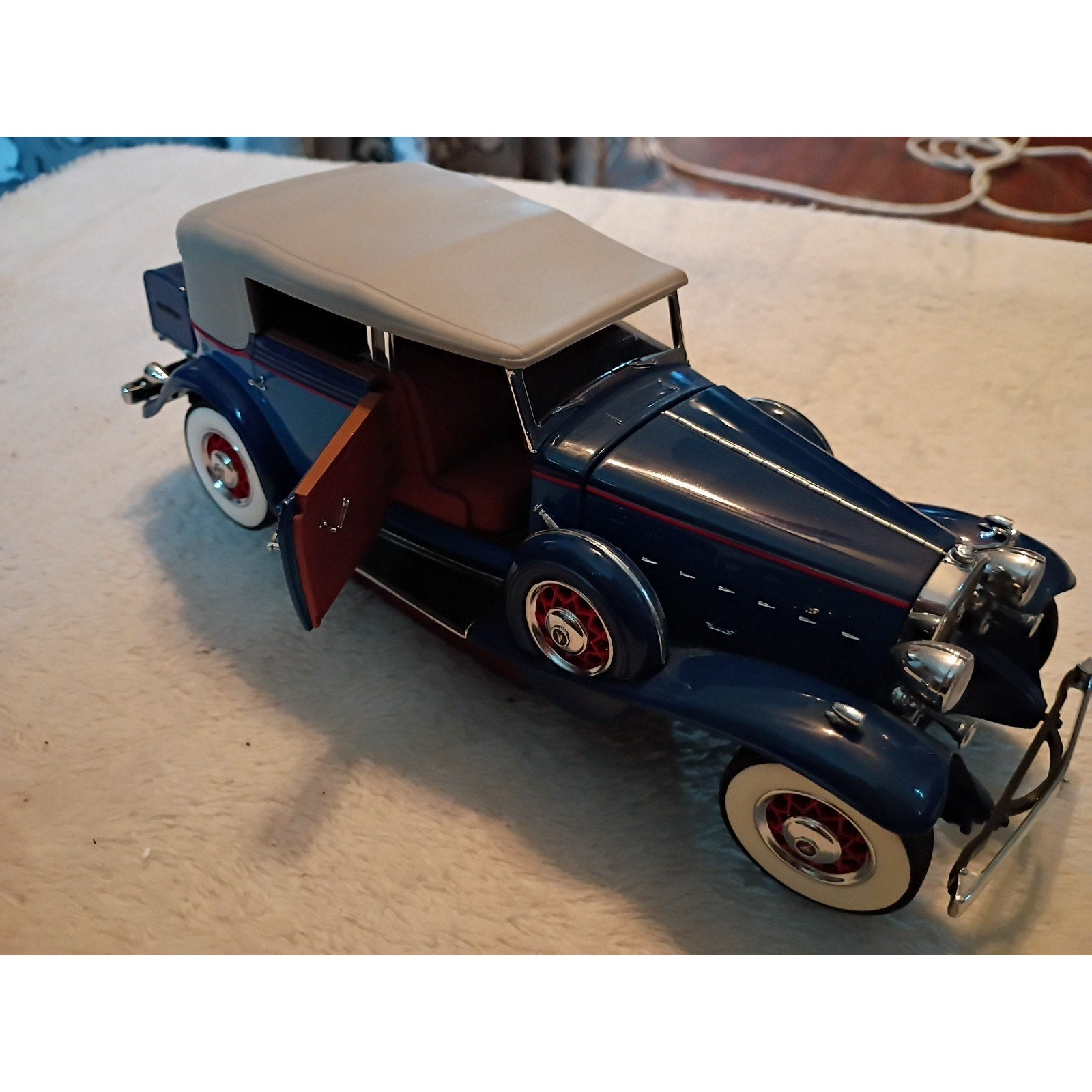 Vintage Franklin Mint 1:24 Scale Diecast 1932 Cadillac V-16 With Coa Beautiful