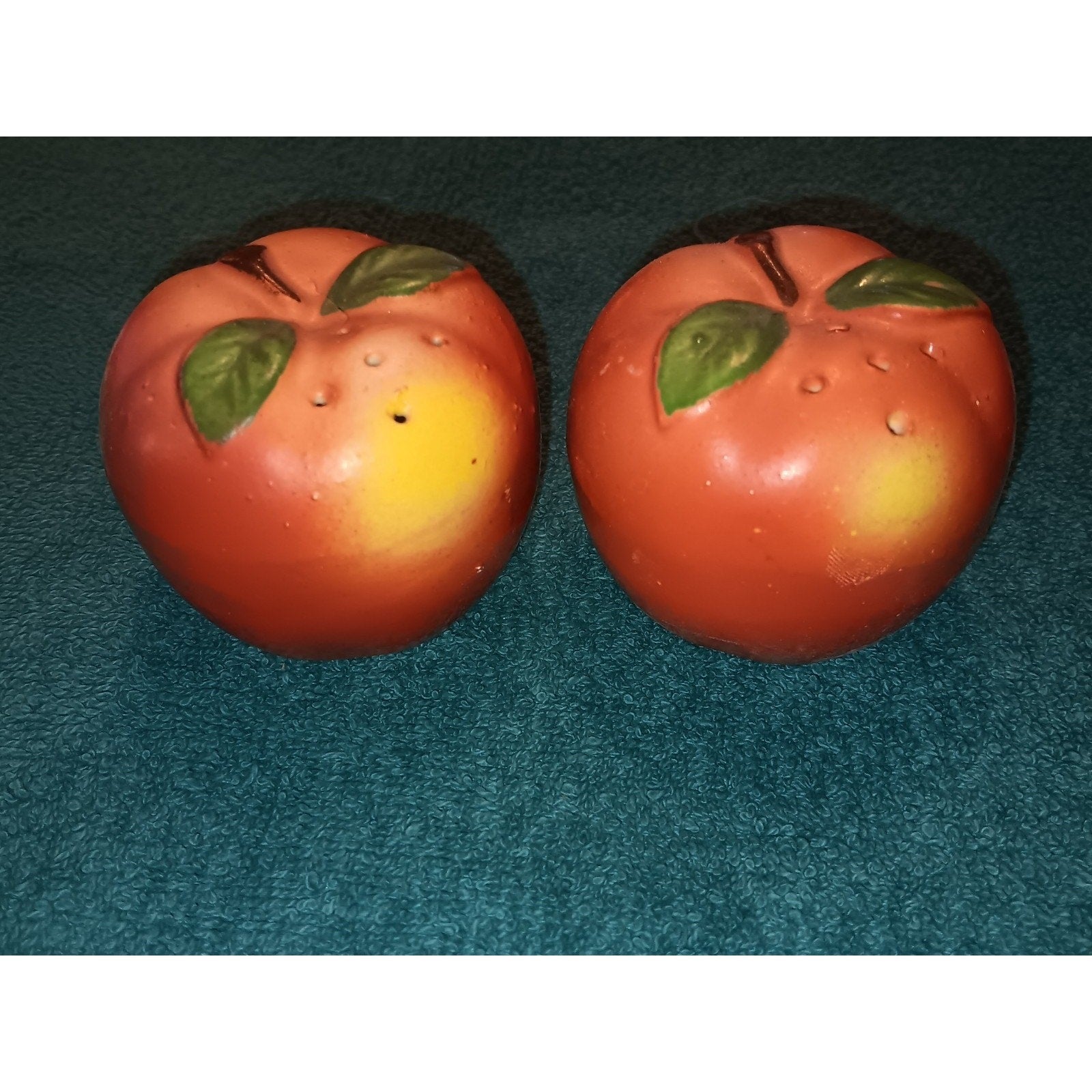Vintage apple salt and pepper shakers/cork stoppers/made in Japan