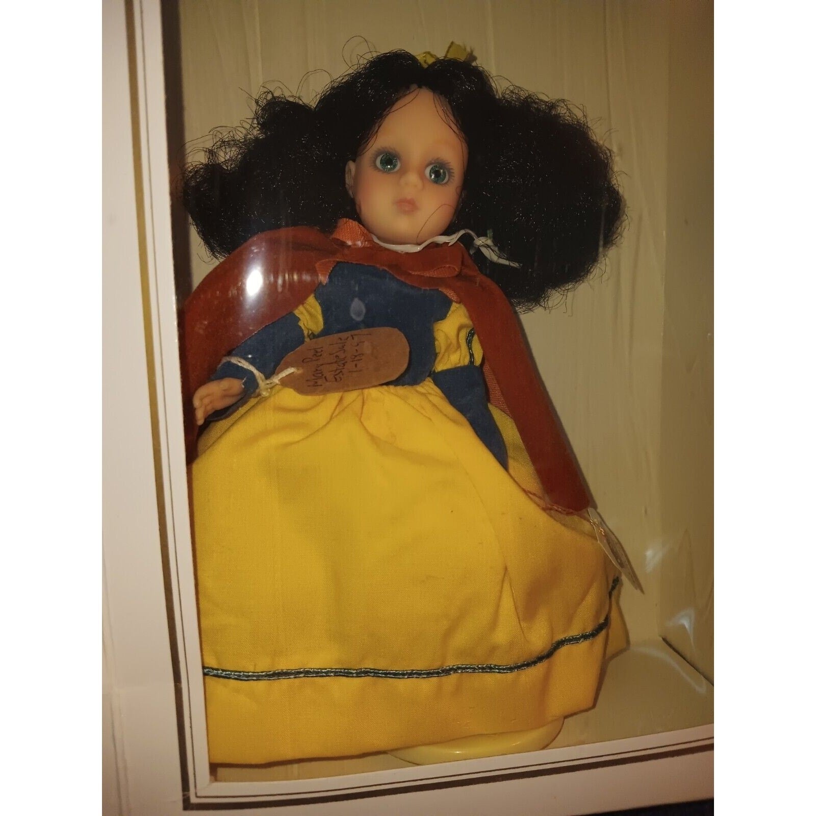 world doll princess collection crown princess “SNOW WHITE” Nib Rare Vintage