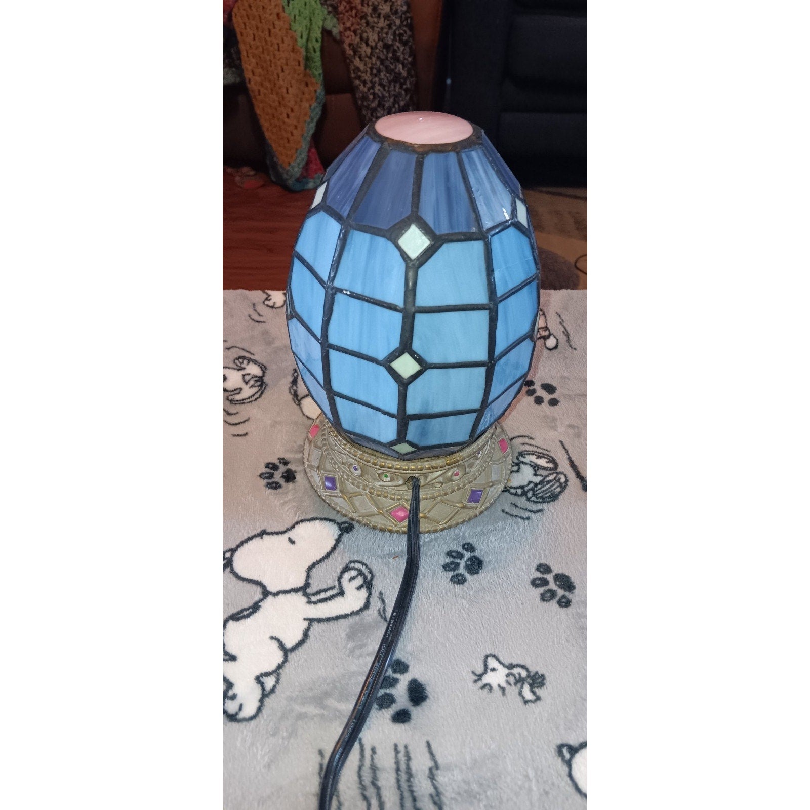 Vintage Cheyenne Slag Stained Glass Easter Bunny Rabbit Egg Table Lamp
