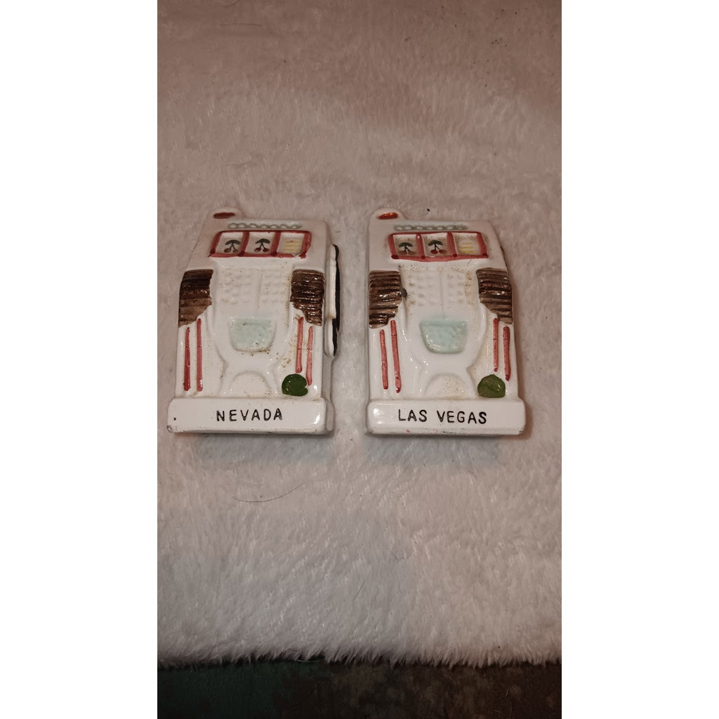 Vintage Ceramic Las Vegas Slot Machine Salt & Pepper Shakers made in Japan