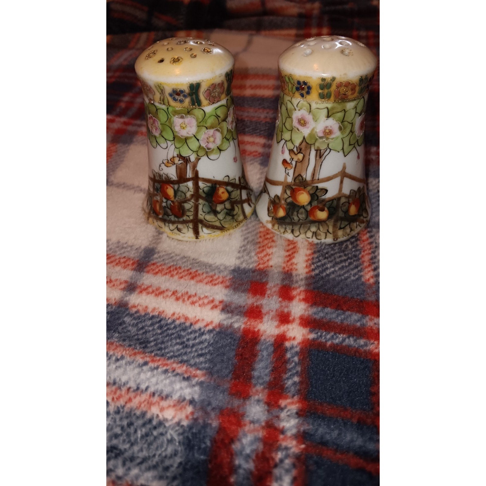 VTG. HAND PAINTED GOLD DECOR NIPPON SALT & PEPPERS - JAPAN Moriage Floral