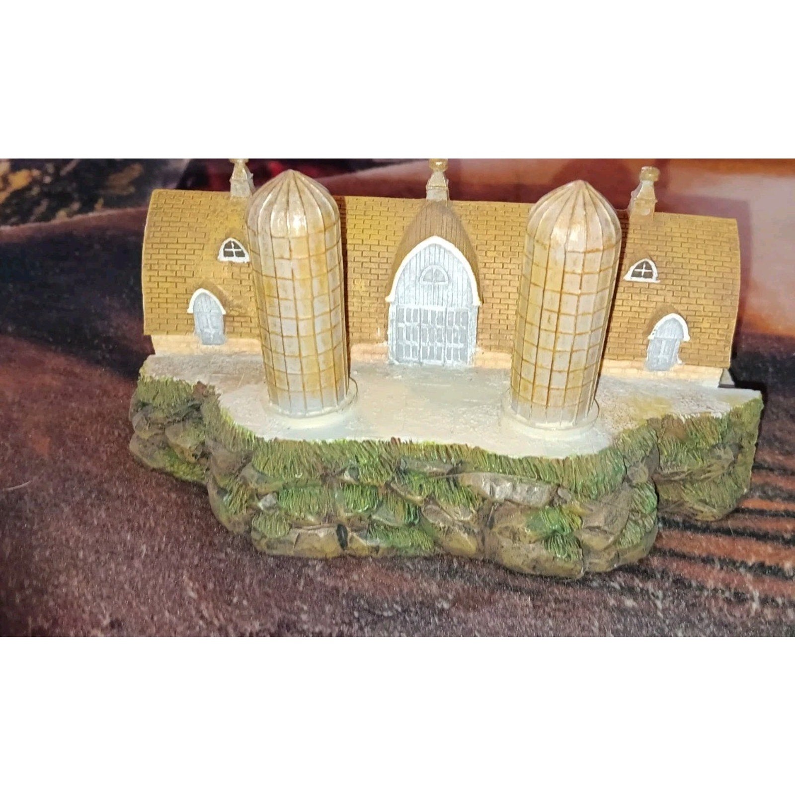 Ertl Collectibles Preserving America's Rural Heritage #5 Arch Roofed Stone Barn