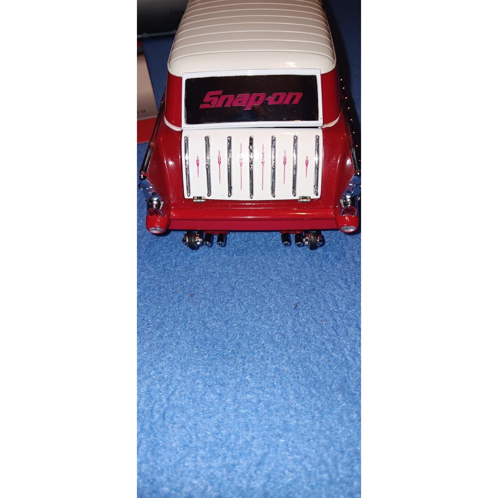 Snap On 1957 Chevy Nomad "Glomad" 1:24 Diecast 2008 Lights Up Glows