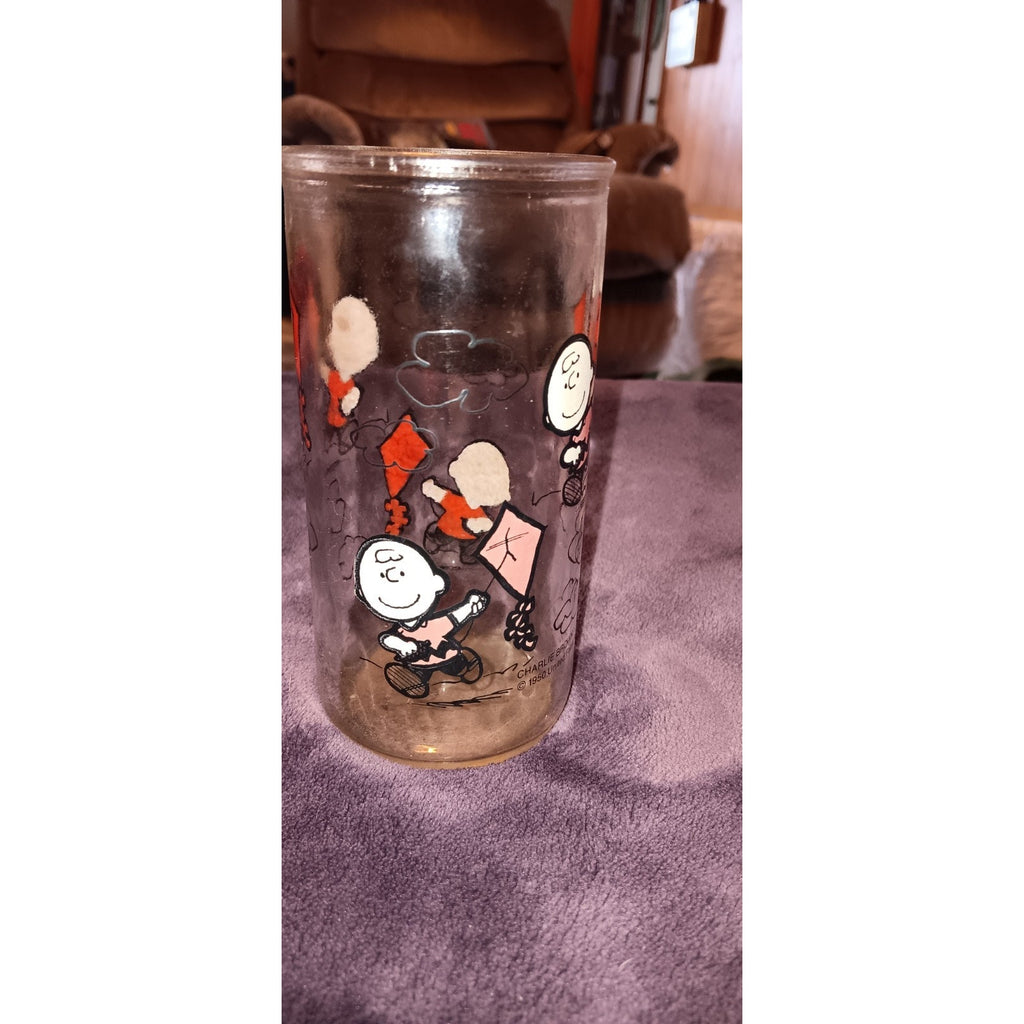 Vintage Promotional Glass Charlie Brown Flying Kite 1950 Snoopy Peanuts