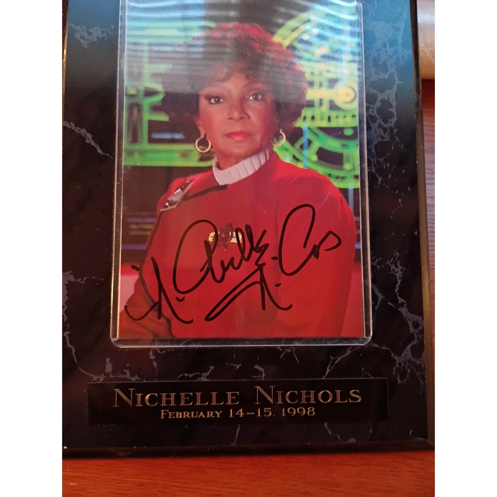 Nichelle Nichols Signed 6x4 Photo On A Plaque- STAR TREK - ICONIC Lt Uhura