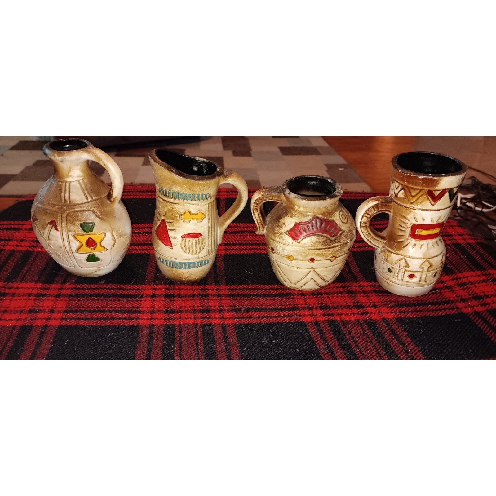 4 Small Native American Style Pottery Jugs Great Condition Rare