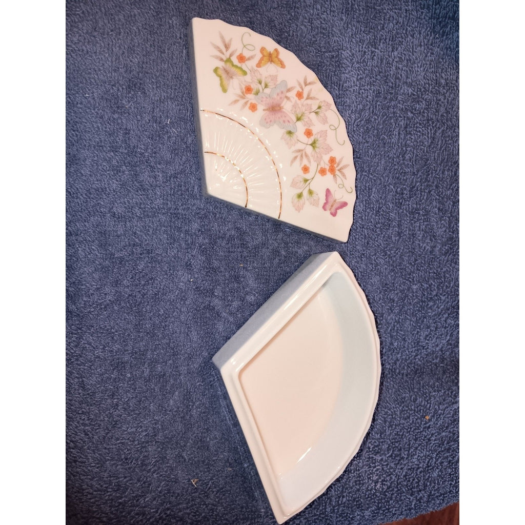 Vintage 1980 Avon White Porcelain Fan Shaped Butterfly Trinket Box w/ Flowers