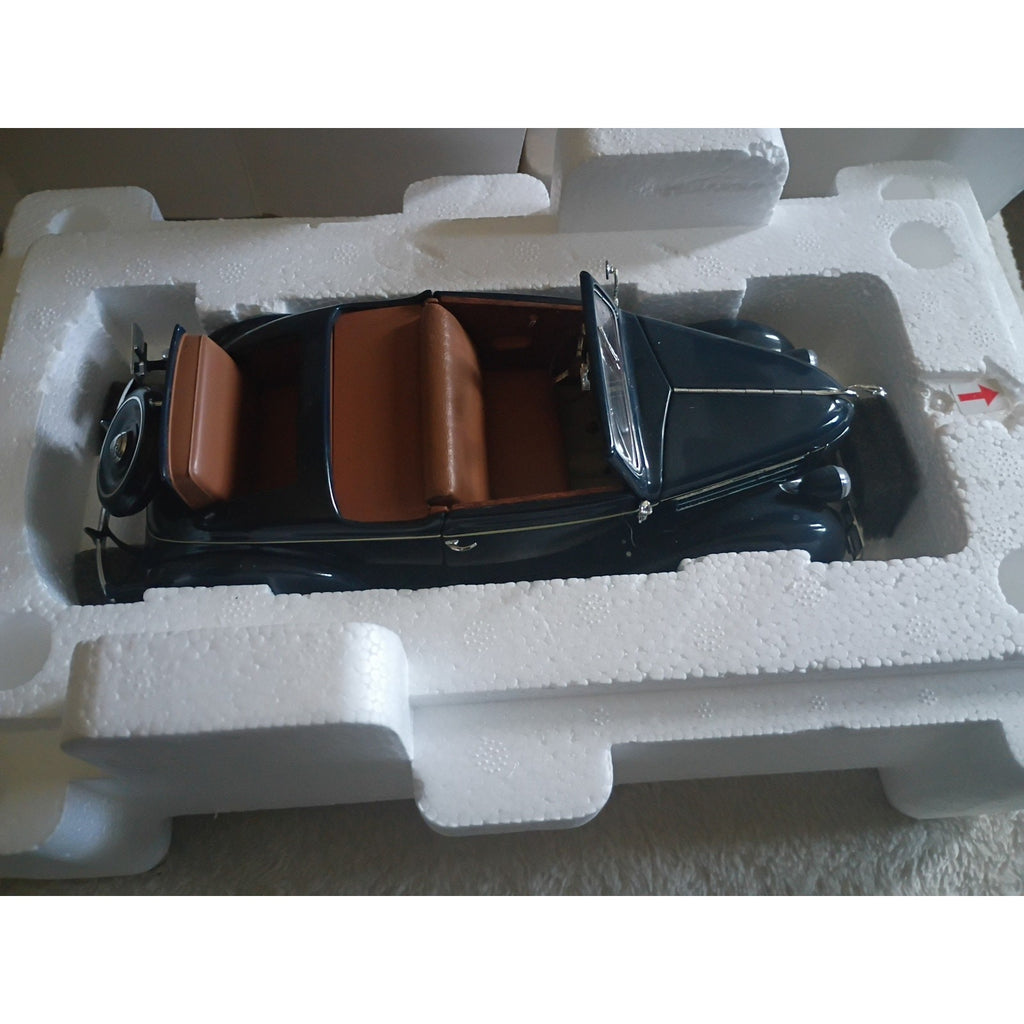 Danbury Mint 1:24 Scale Diecast 1936 Ford Deluxe Cabriolet with Box/Title NM
