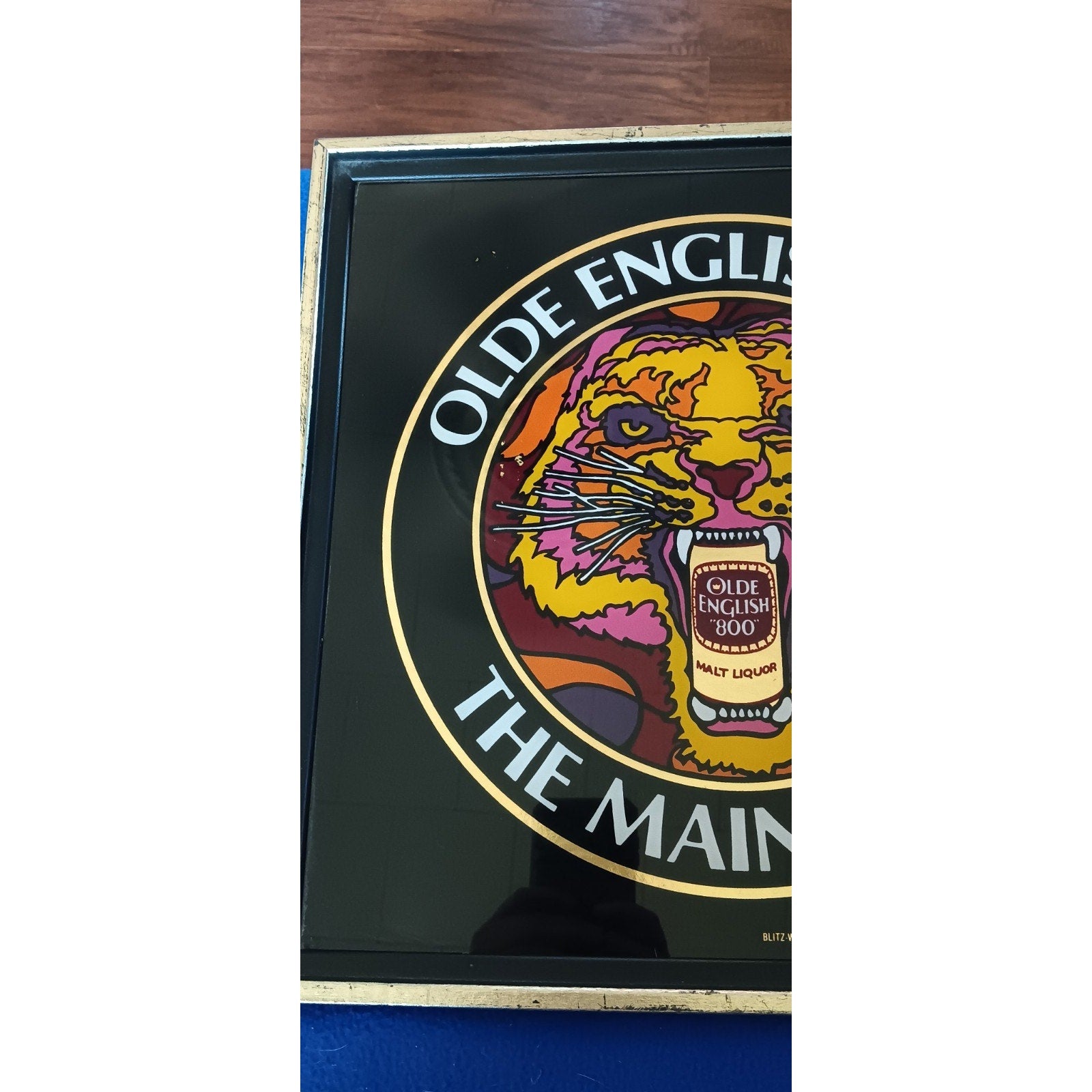 Vintage Olde English 800 Malt Liquor Sign Glass Blitz Weinhard Co. 15" x 15"