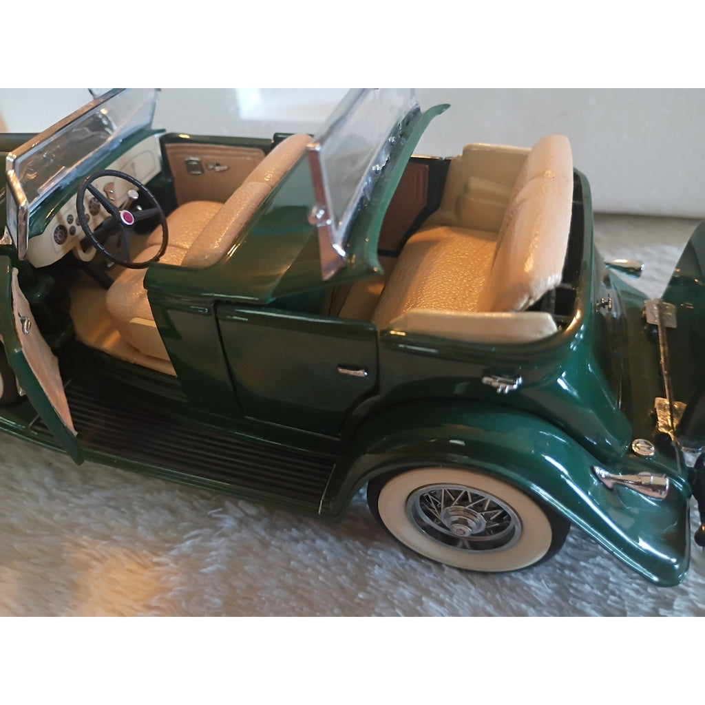 Vintage Danbury Mint 1932 Cadillac V-16 Sport Phaeton Green Die Cast Car/Papers