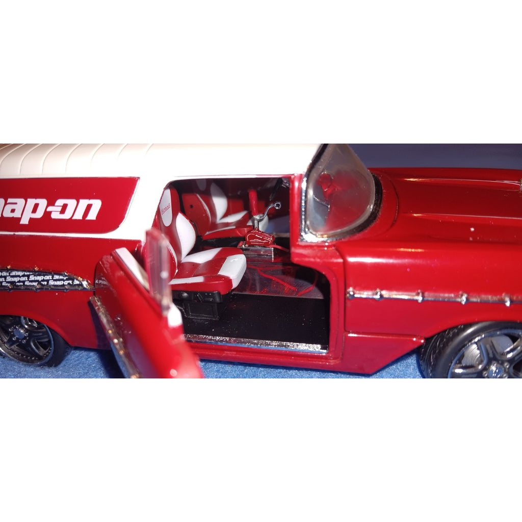 Snap On 1957 Chevy Nomad "Glomad" 1:24 Diecast 2008 Lights Up Glows