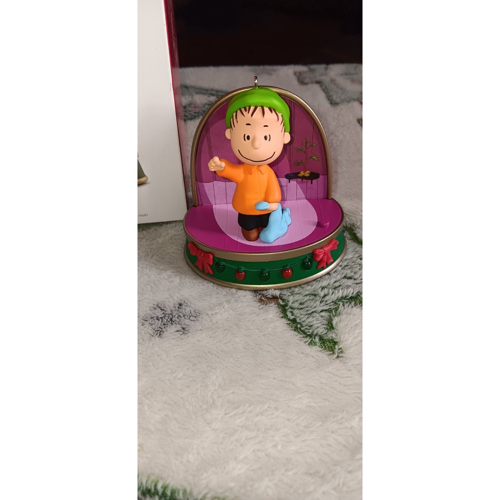 2018 Hallmark LINUS Storyteller Ornament Peanuts Charlie Brown Christmas Talking