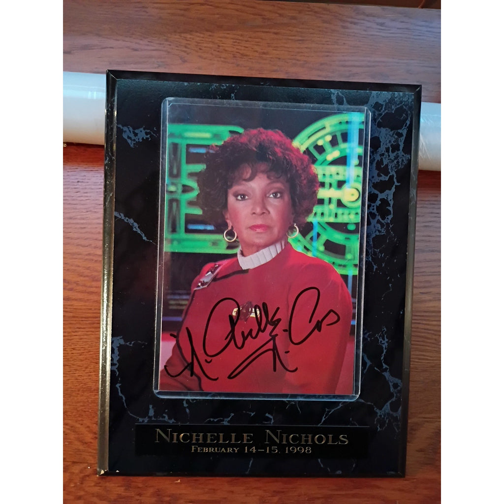 Nichelle Nichols Signed 6x4 Photo On A Plaque- STAR TREK - ICONIC Lt Uhura