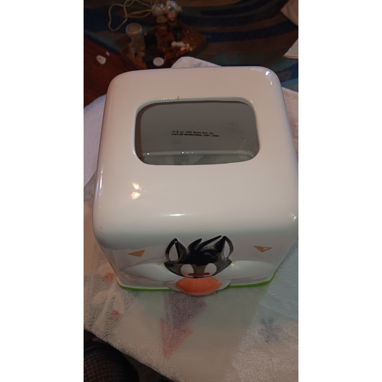 VINTAGE WARNER BROS LOONEY TUNES 1993 SYLVESTER CAT CERAMIC TISSUE BOX COVER