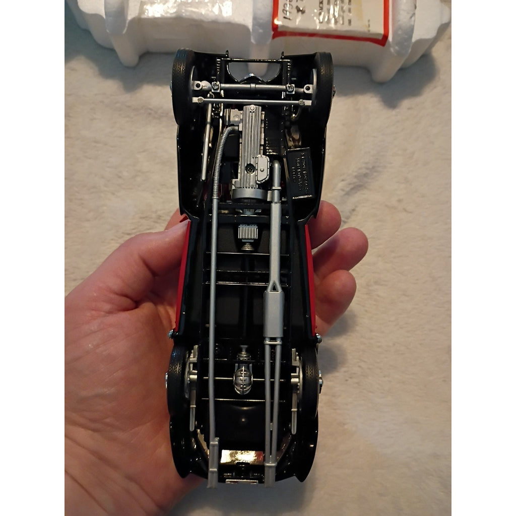 Franklin Mint Bugatti 1936 Type 57SC Red Black Diecast Boxed Model Car 1/24 1:24