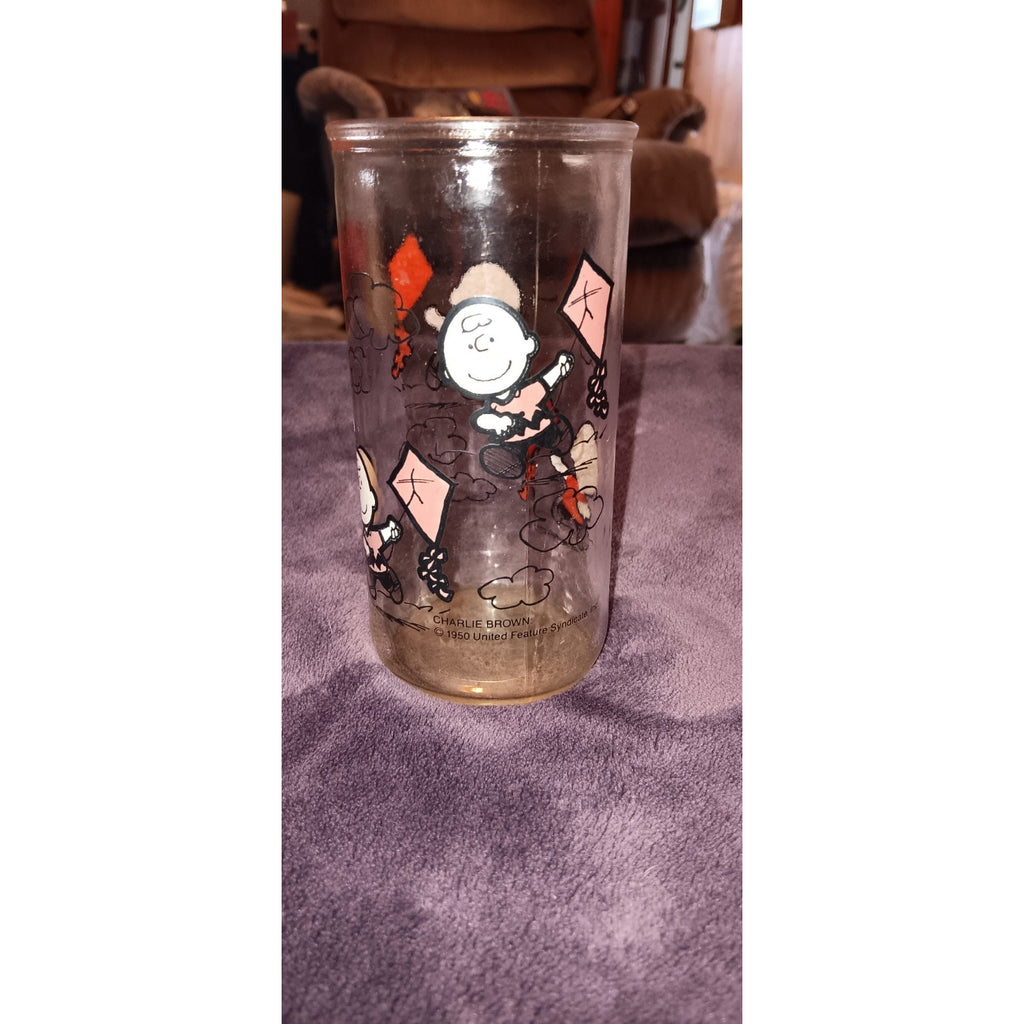 Vintage Promotional Glass Charlie Brown Flying Kite 1950 Snoopy Peanuts