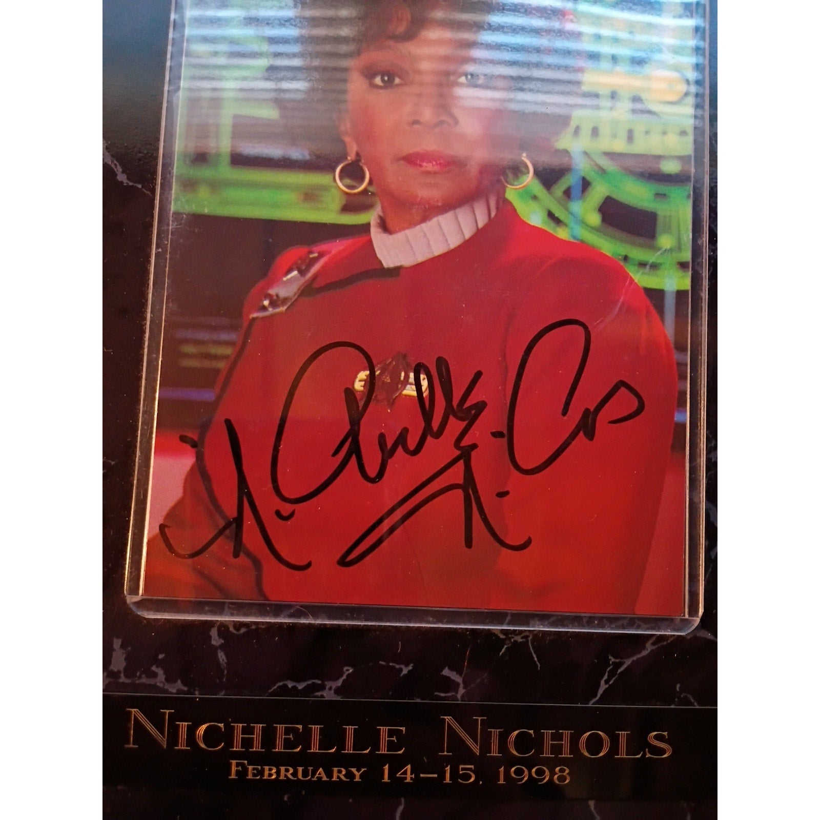 Nichelle Nichols Signed 6x4 Photo On A Plaque- STAR TREK - ICONIC Lt Uhura