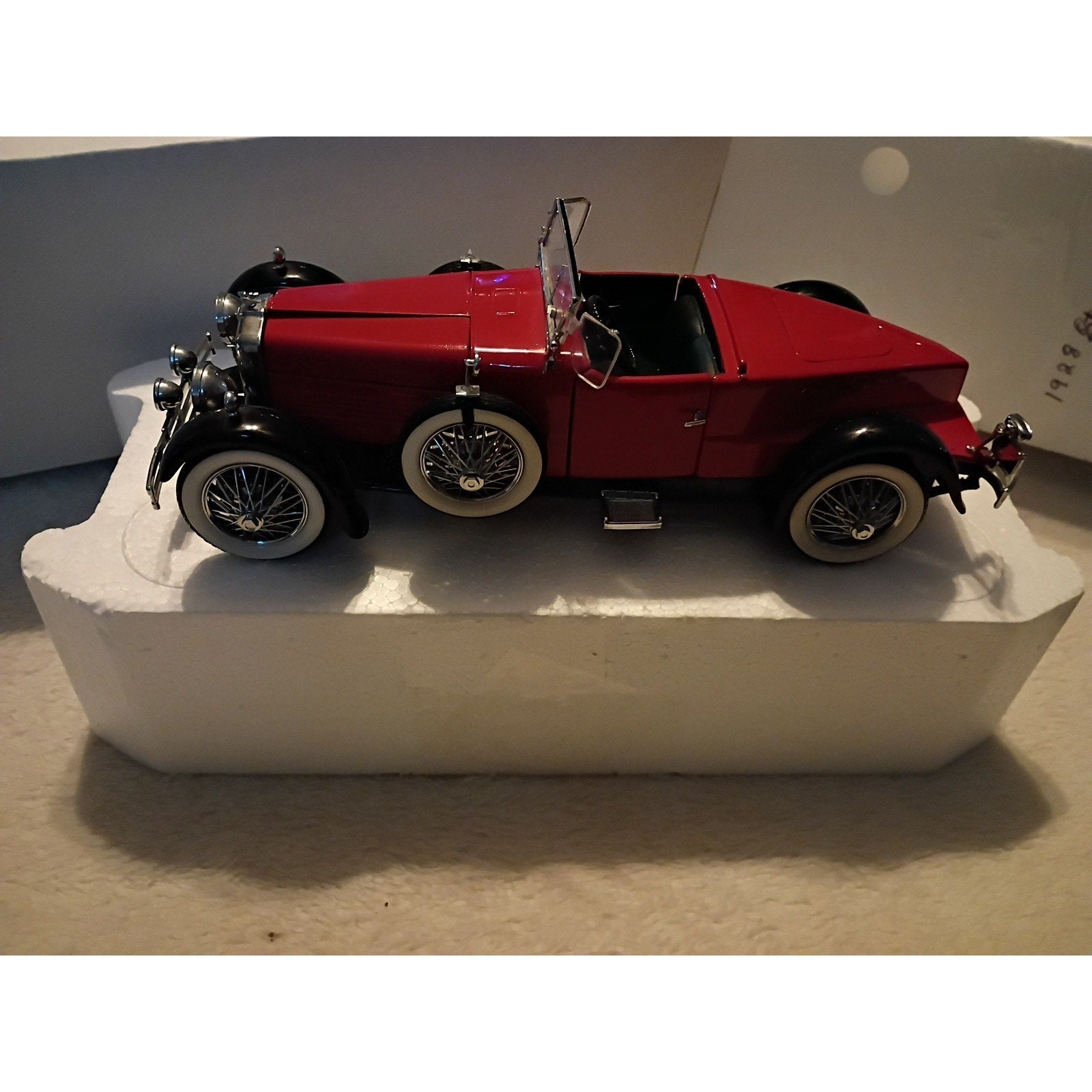 Franklin Mint Precision Model 1928 Stutz Black Hawk Boatail Speedster Red/Papers