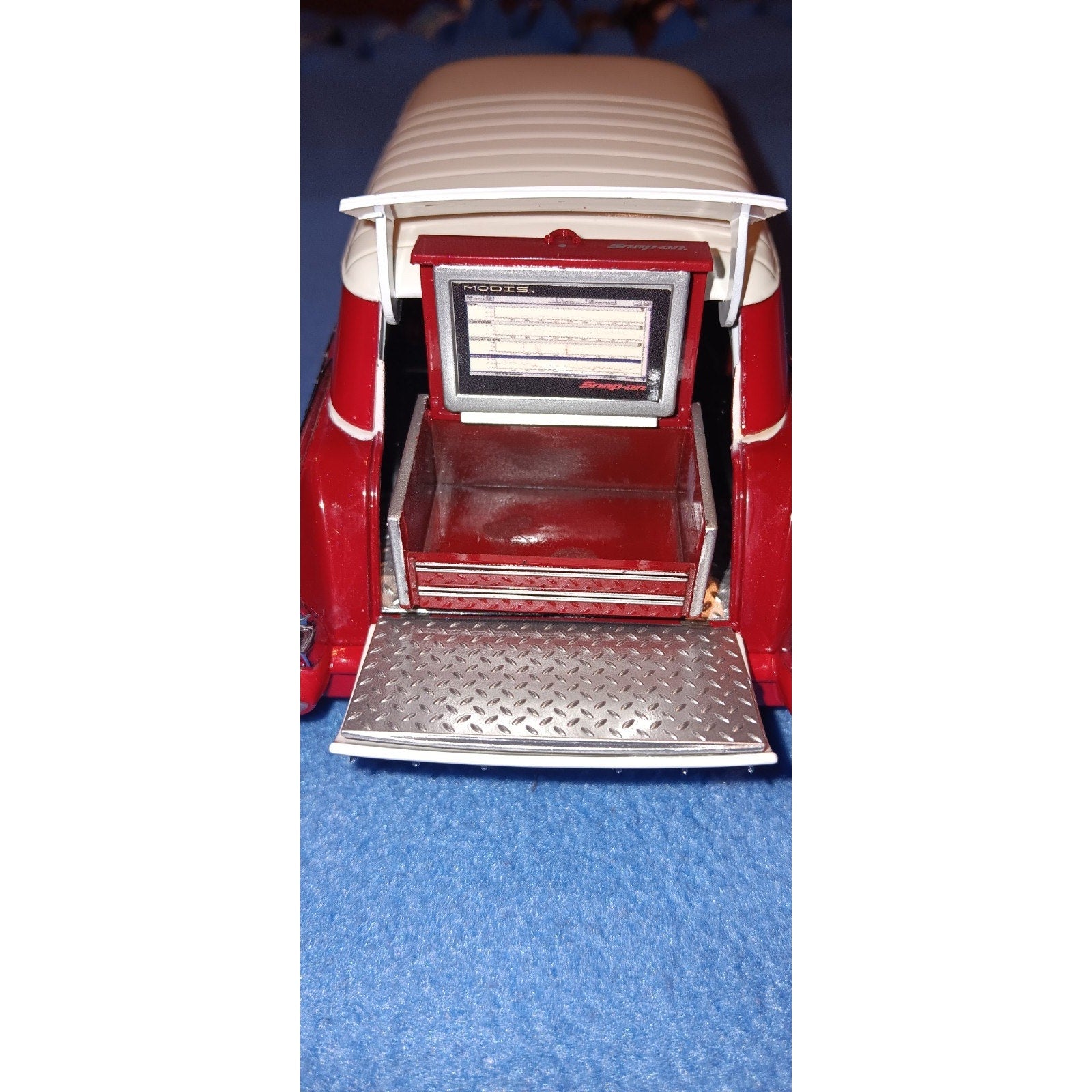 Snap On 1957 Chevy Nomad "Glomad" 1:24 Diecast 2008 Lights Up Glows