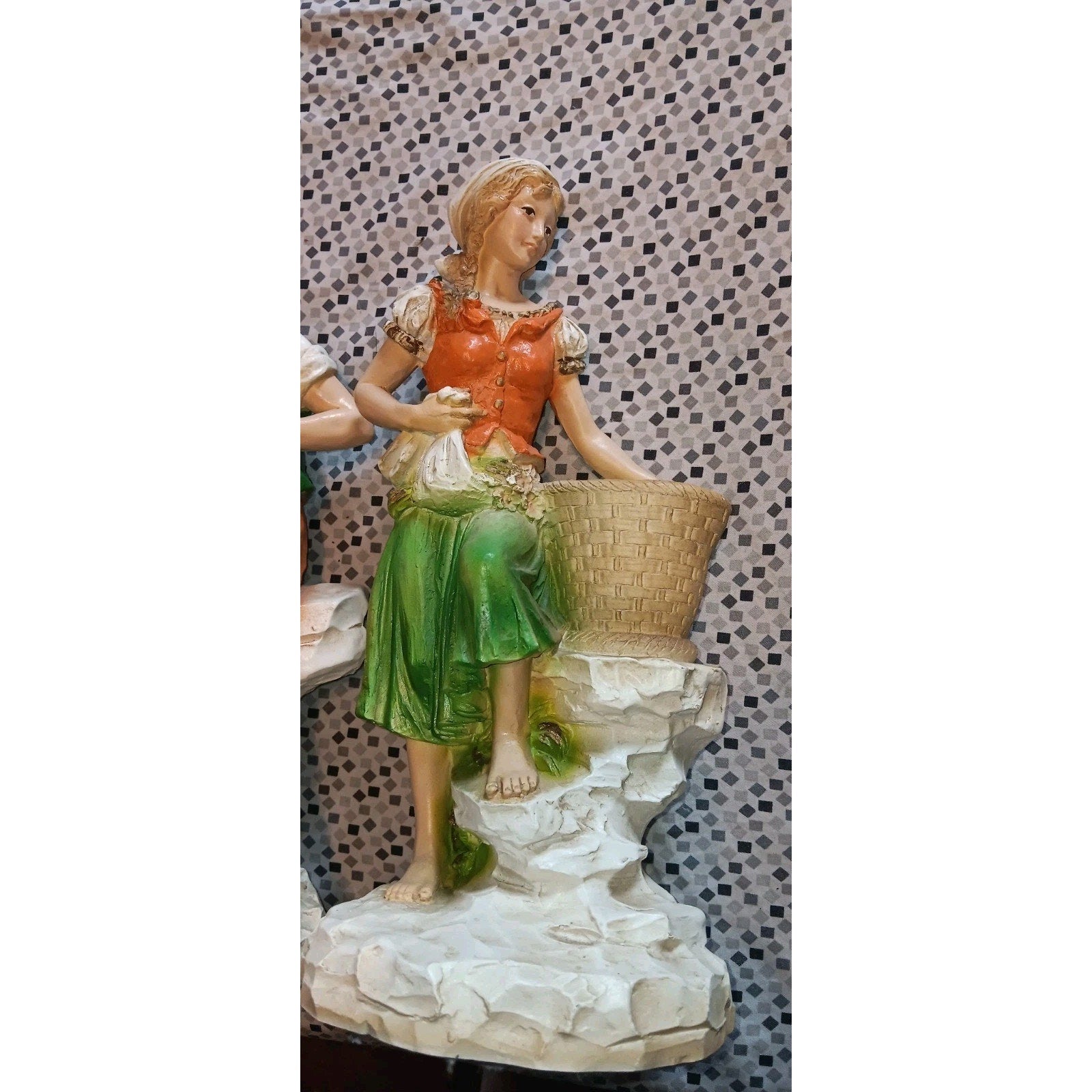 Universal Statuary Corp Peasant Figures #821 & #823 Manufactured in Chicago 1975