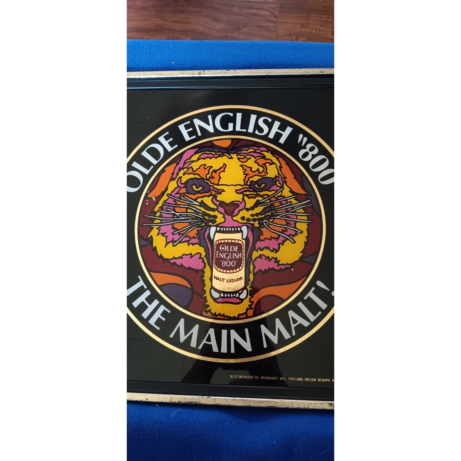 Vintage Olde English 800 Malt Liquor Sign Glass Blitz Weinhard Co. 15" x 15"