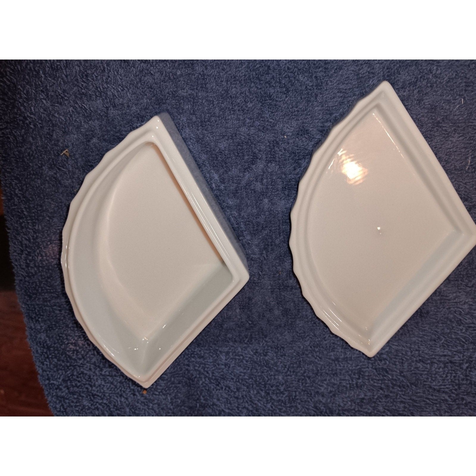 Vintage 1980 Avon White Porcelain Fan Shaped Butterfly Trinket Box w/ Flowers