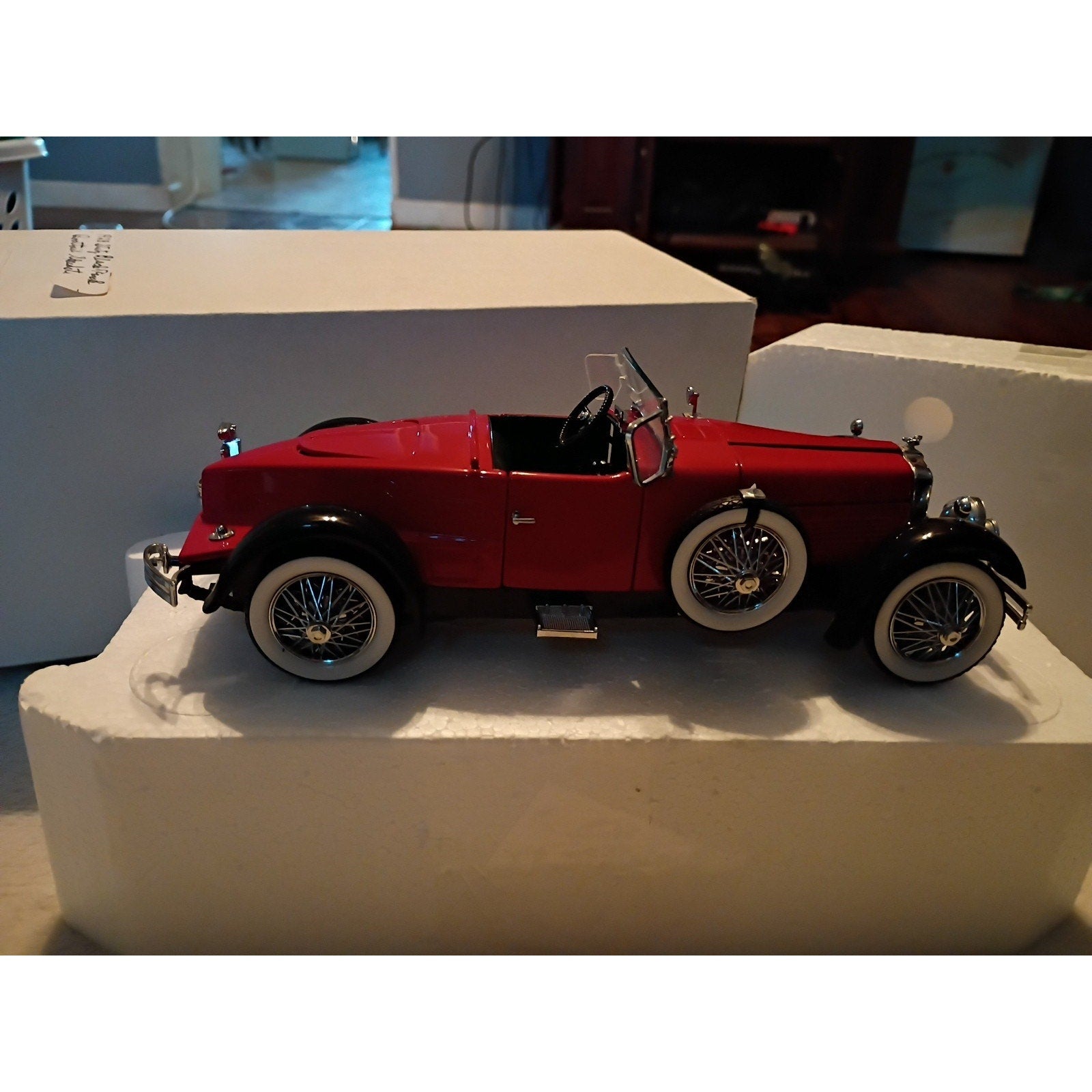 Franklin Mint Precision Model 1928 Stutz Black Hawk Boatail Speedster Red/Papers