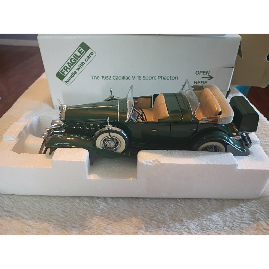 Vintage Danbury Mint 1932 Cadillac V-16 Sport Phaeton Green Die Cast Car/Papers