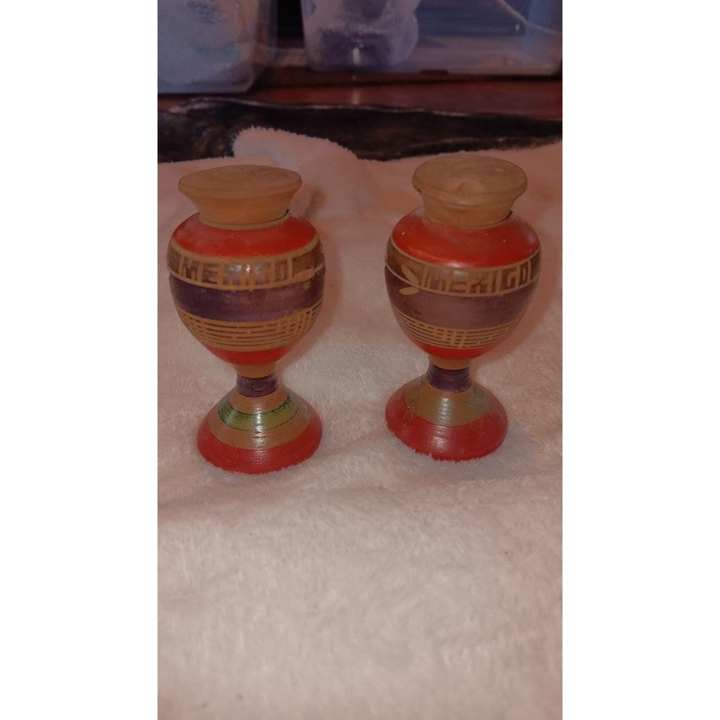 Mexico Handcrafted Wooden Red/Black Salt & Pepper Shakers Vintage