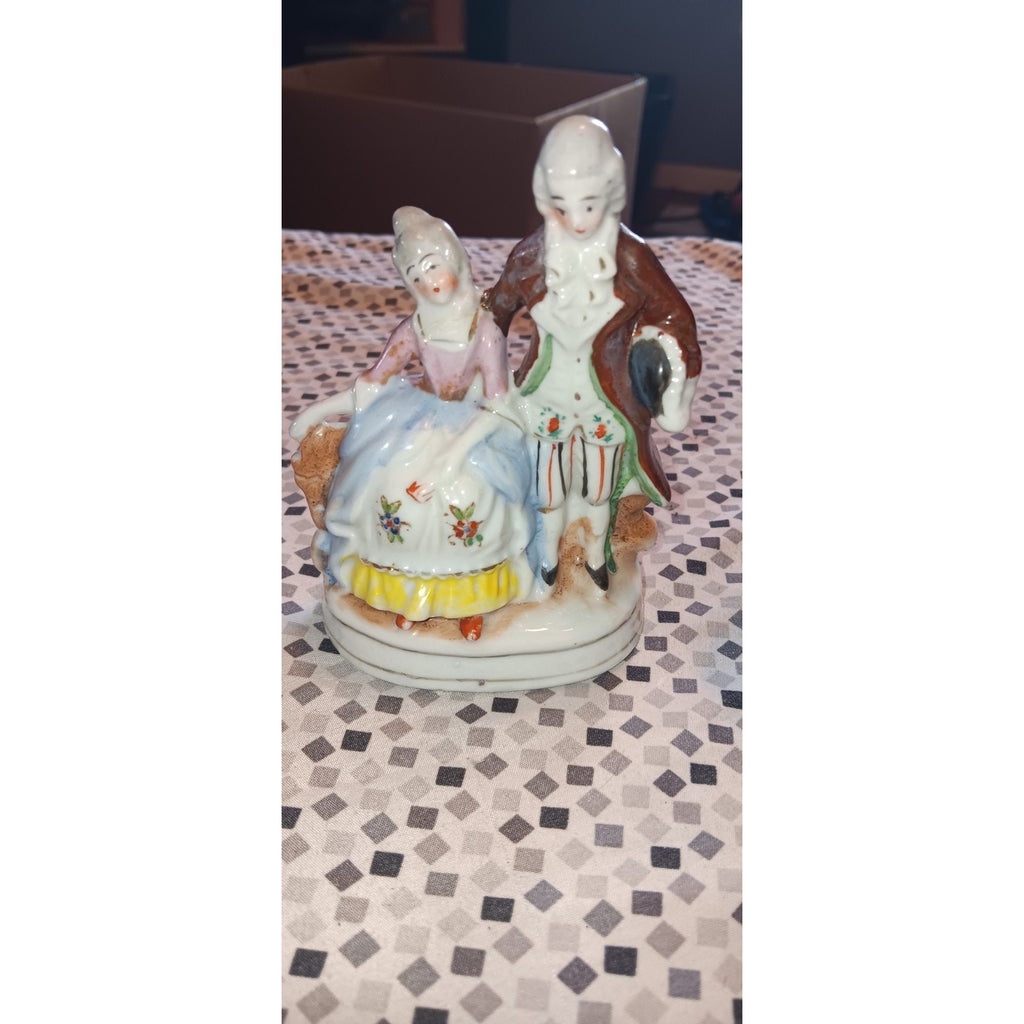 VTG Occupied Japan Colonial Couples Hand Painted Porcelain Lot 4 Figurines 5.5”