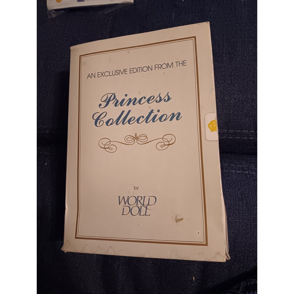 world doll princess collection crown princess “SNOW WHITE” Nib Rare Vintage