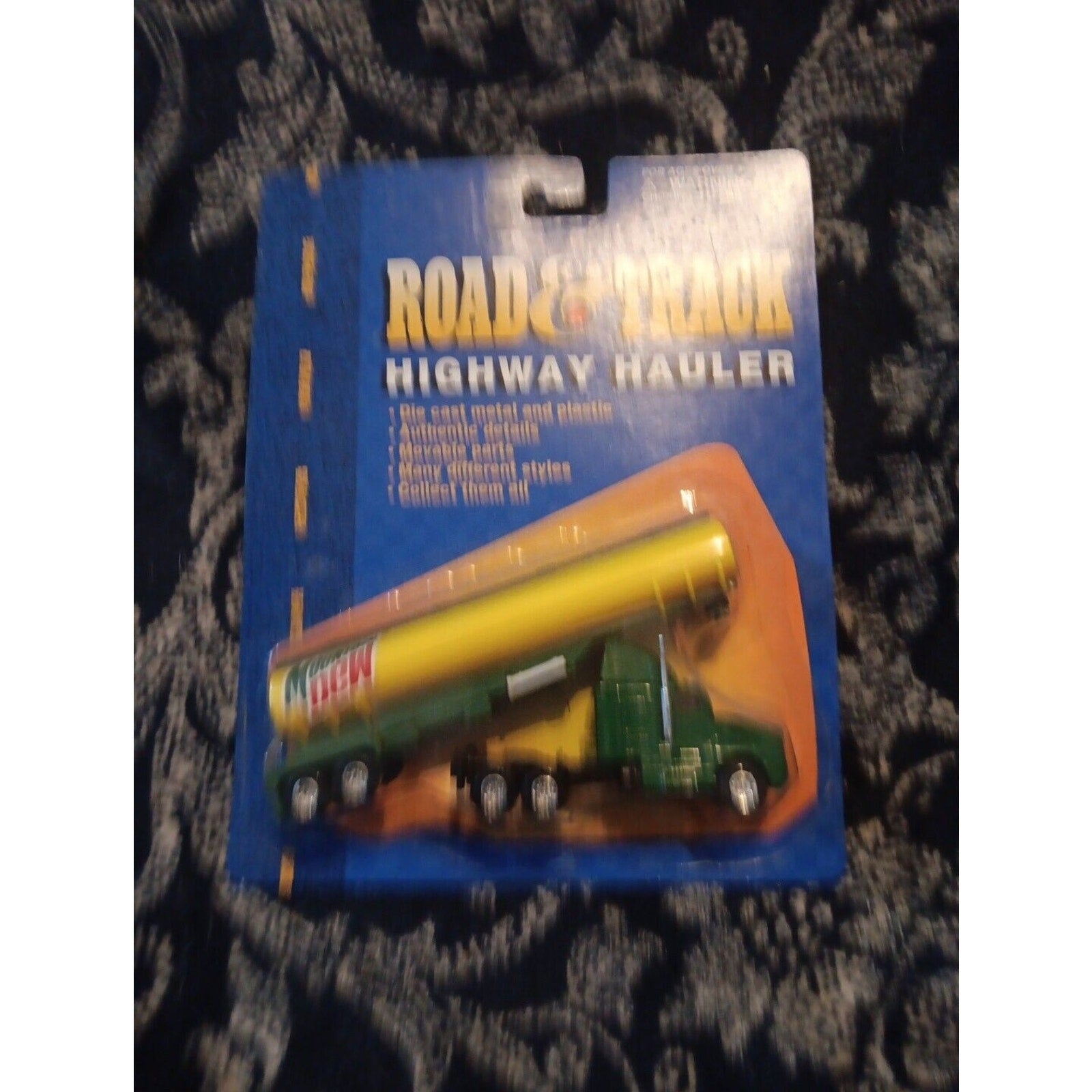 Road & Track Maisto Highway Hauler Mountain Dew Tractor W/Trailer, NEW