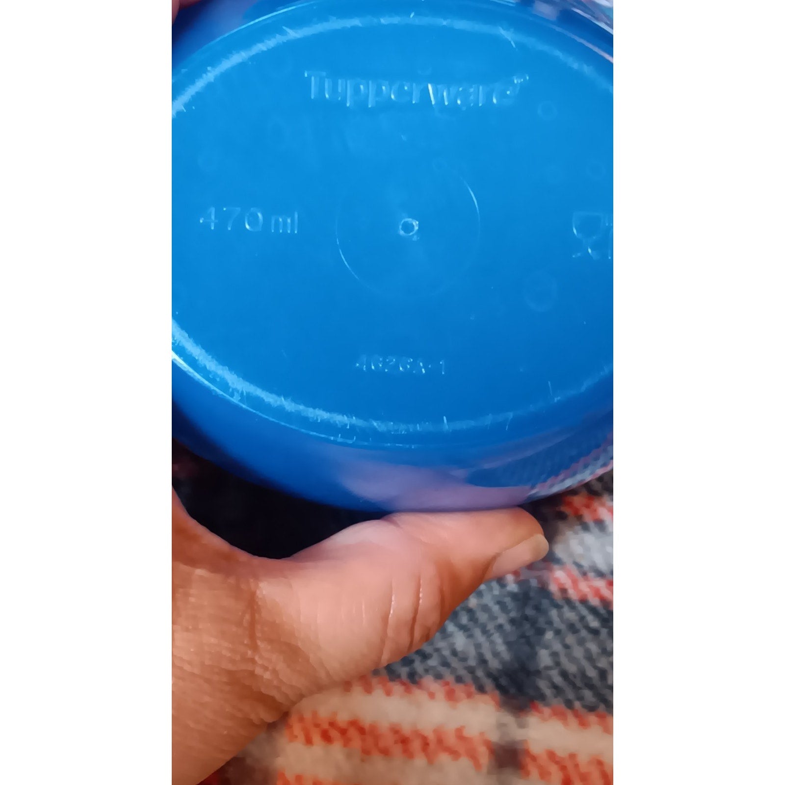 Tupperware Hanging Chip & Dip Bowl with Lid #4626A-1 Blue 16 oz / 470 ml
