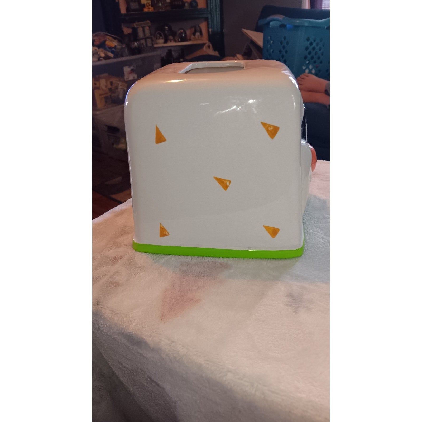 VINTAGE WARNER BROS LOONEY TUNES 1993 SYLVESTER CAT CERAMIC TISSUE BOX COVER