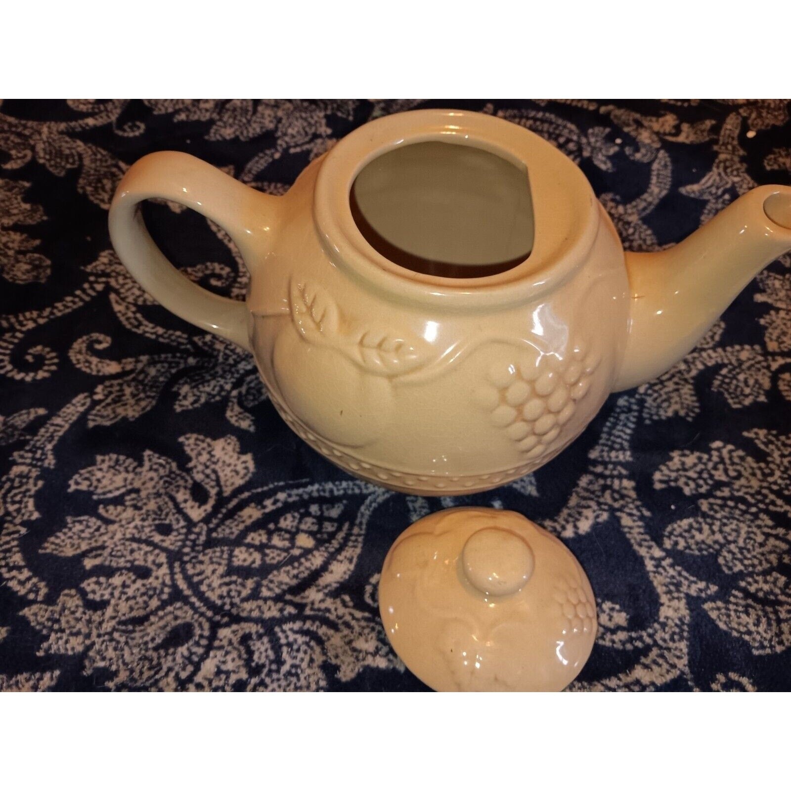 Vintage Tea Pot. Grapes, Apple,strawberry. Pale Yellow.