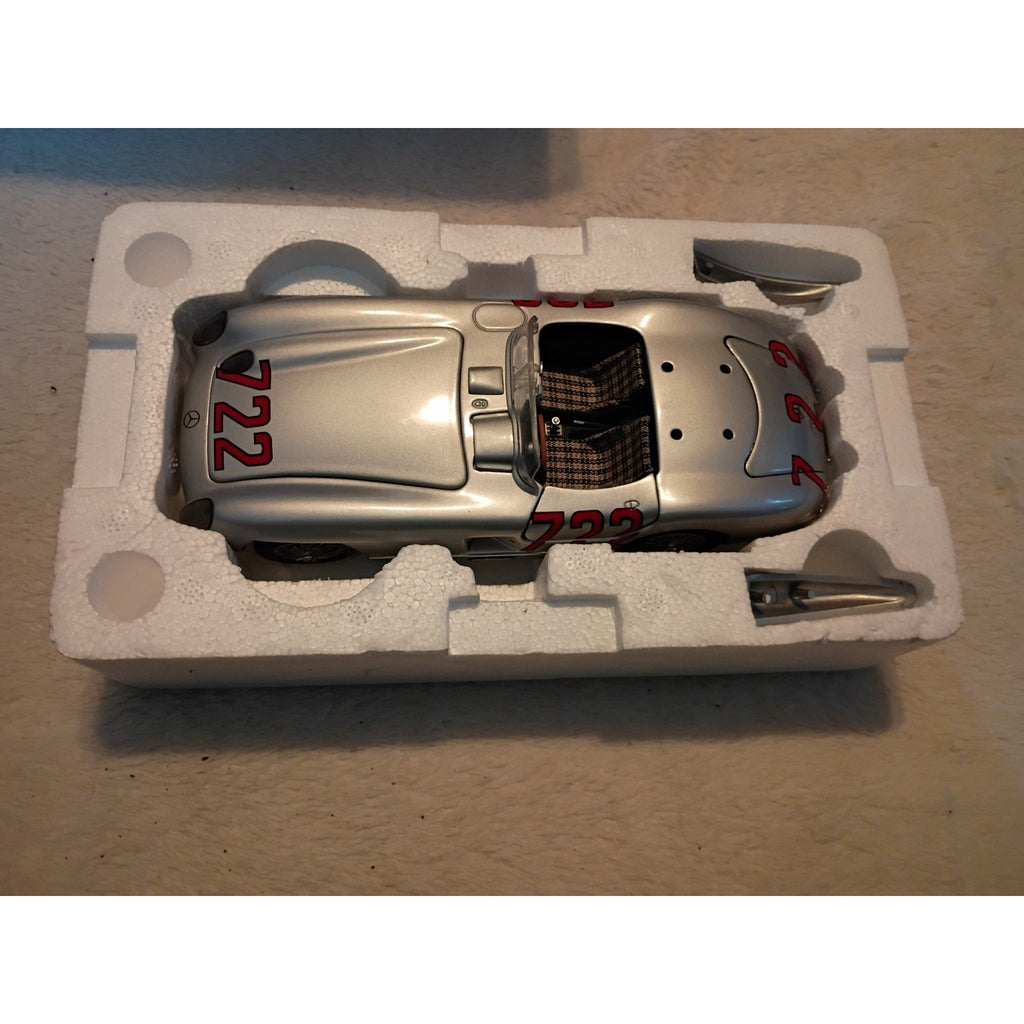 Mercedes Benz 300 SLR Stirling Moss 1955 Paul's Model Art 1:24 Diecast