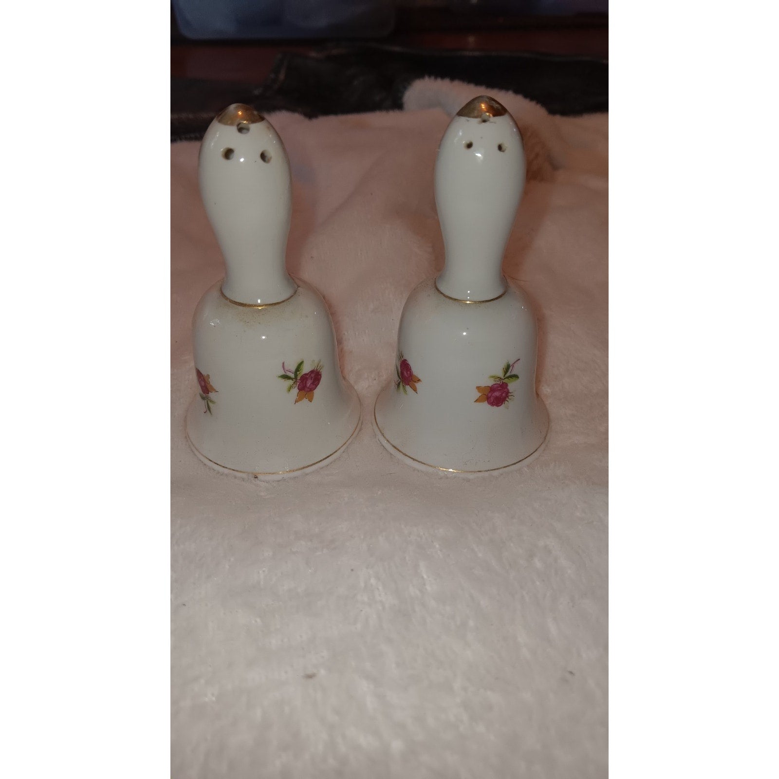Vintage White Gold Porcelain Bell-Shaped Salt & Pepper Shakers Pink Roses Japan